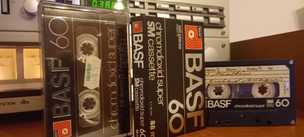 Casete audio AKAI Maxell BASF