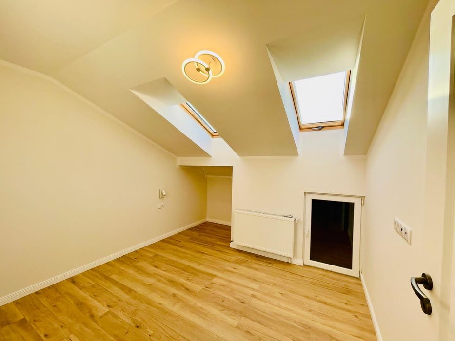 Vânzare apartament 4 camere