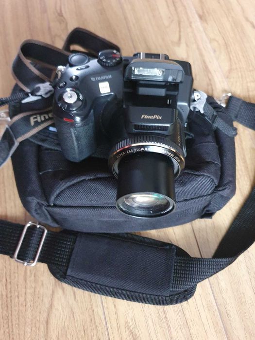 Camera foto digitala Fujifilm FinePix S7000