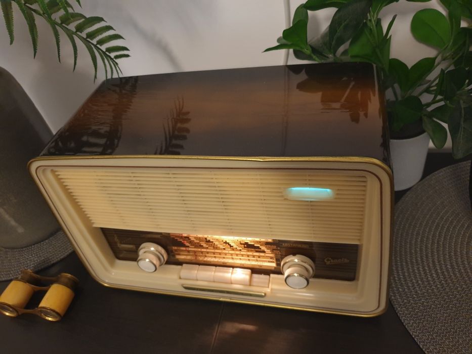 Graetz Komtess 811 Radio Lampi