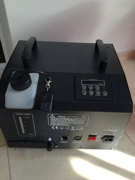 Masină de fum si baloane Pret 1000 lei