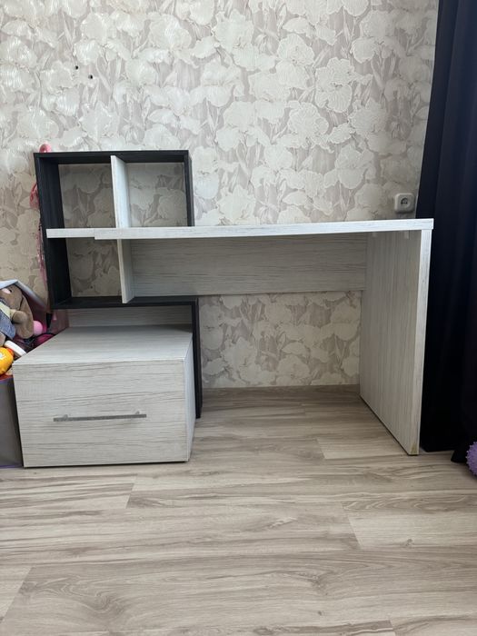 Продам письменный стол