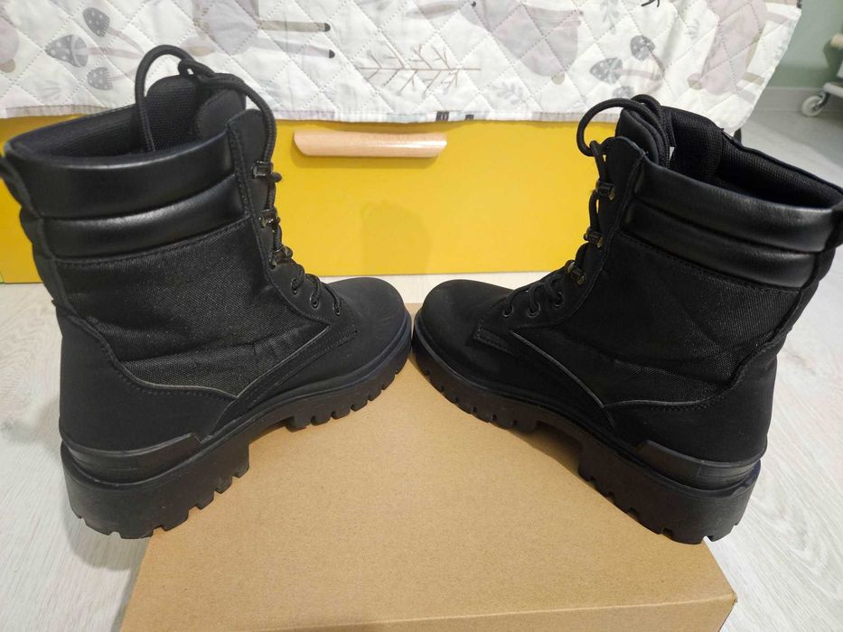 Дамски боти от Cropp