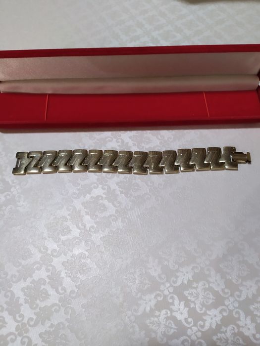 Продаю циркониевый браслет