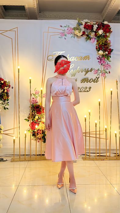 Вечернее платье из плотного атласа