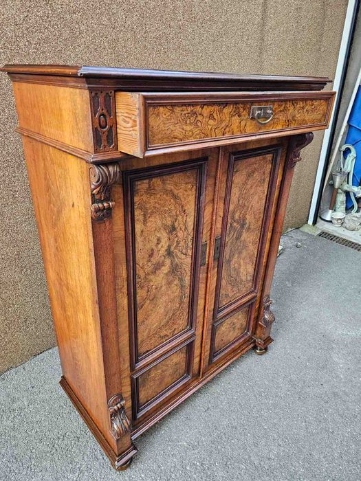 Шкаф в стил Бидермайер с интарзия