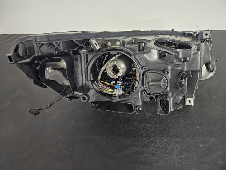 Far  Bmw seria 5 gt F07 xenon adaptiv