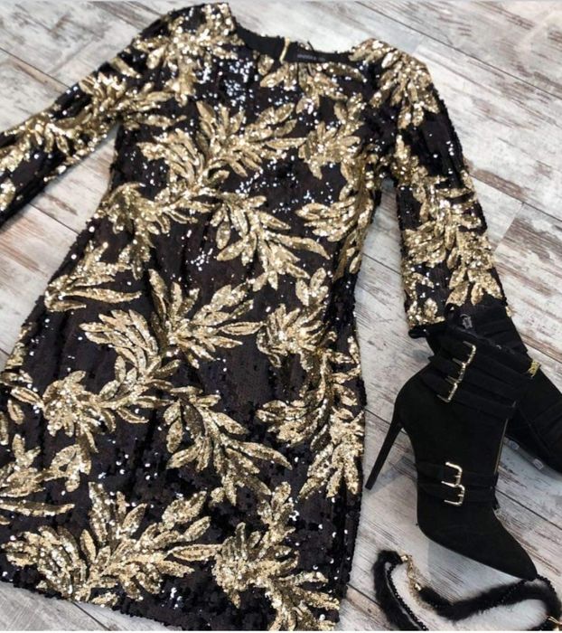 Платье нарядное.