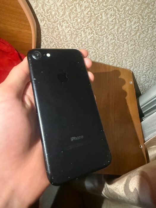 Продам или обменяю айфон 7
