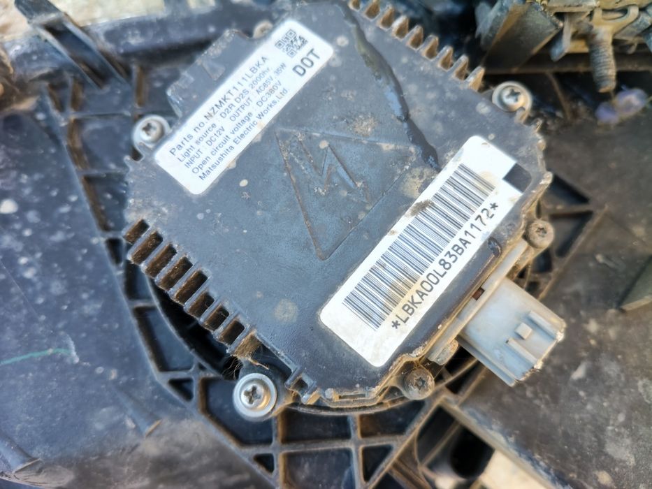 Far xenon Mazda cx 7 an 2008