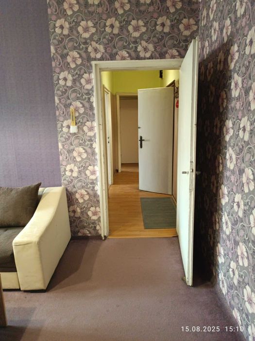 Дава се под наем Двустаен апартамент в Перник, Център - 66 кв.м за 357 € - Снимка #2