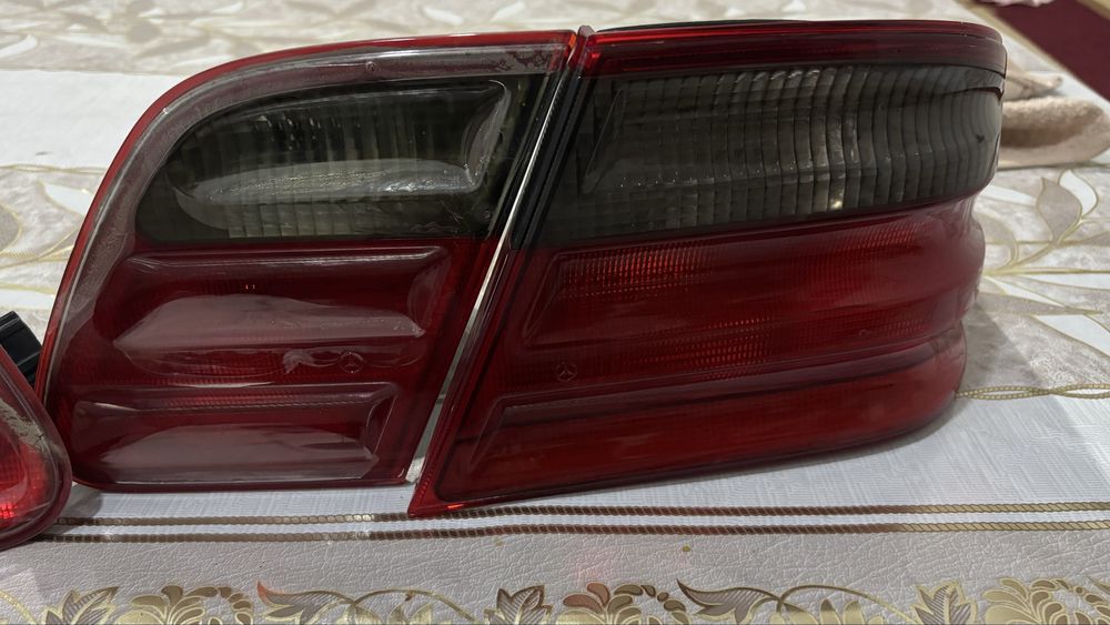 Набор задних стопов для Mersedes E- class