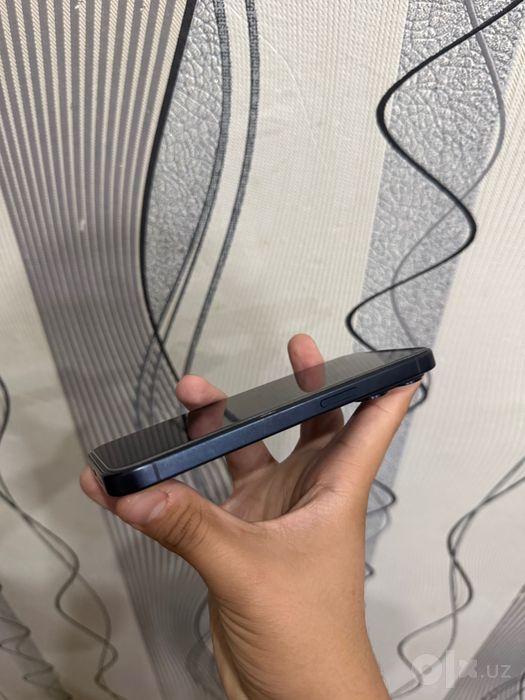 iPhone 15 pro blue