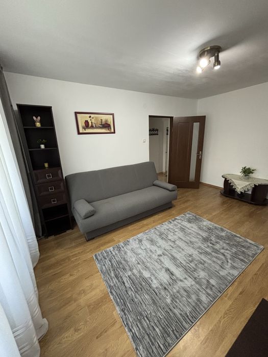 Închiriez apartament Podgoria/Bulevardul Revoluției