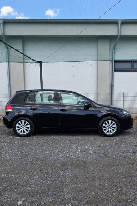 Vând Volkswagen Golf VI  benzină 1.6MPI
