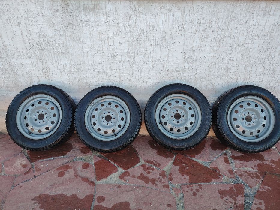 Продам 185/65/R14 комплект резины на дисках