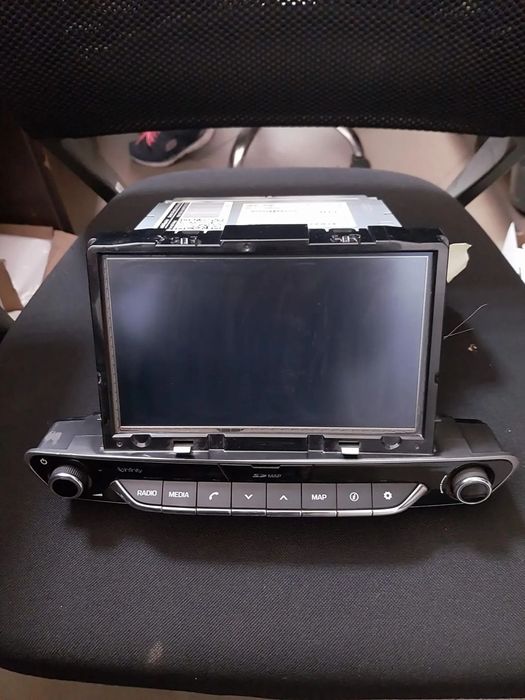 VAND RADIO AUTO CU DISPLAY MARE, TOUCHSCREEN PENTRU HYUNDAI/KIA CU SLOT DE CARD SD, COD: LAN6720EHAE