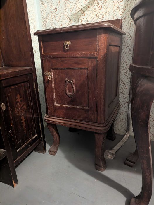 Dulapioare Art Deco, noptiere vintage din lemn masiv si Sifonier