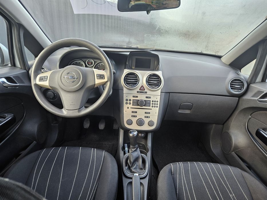 Vând Opel Corsa D