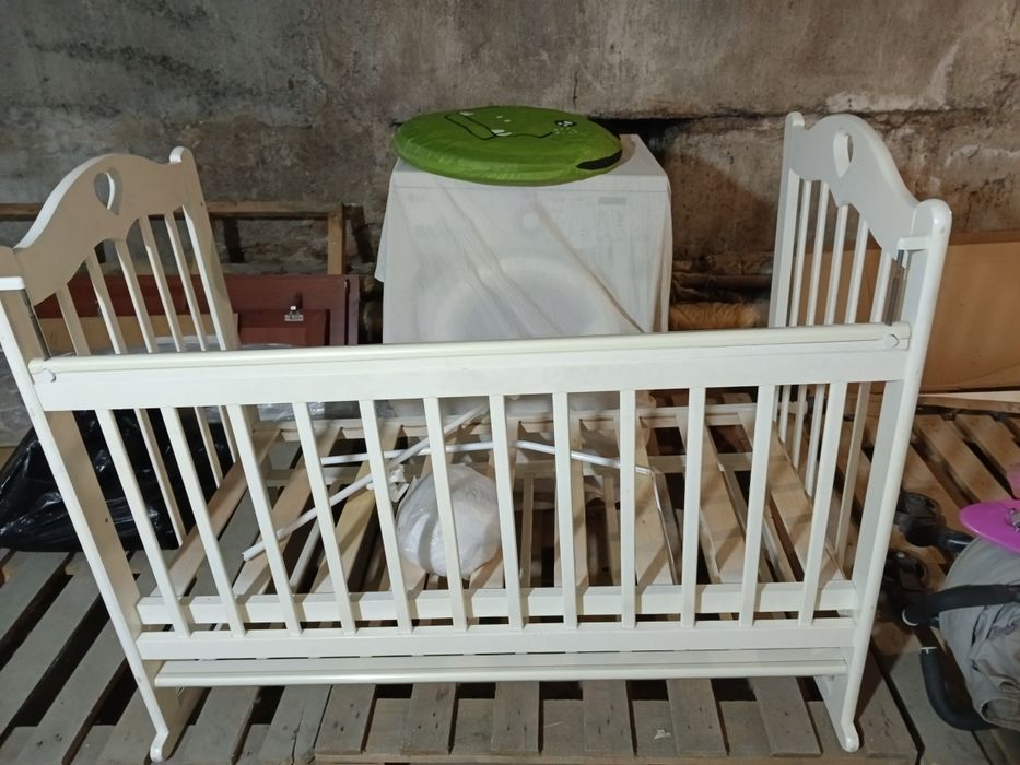 Продается манеж без матраса