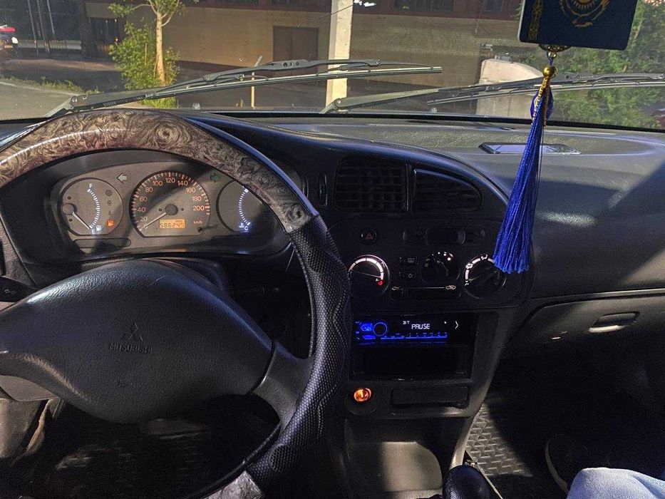 Mitsubishi lancer