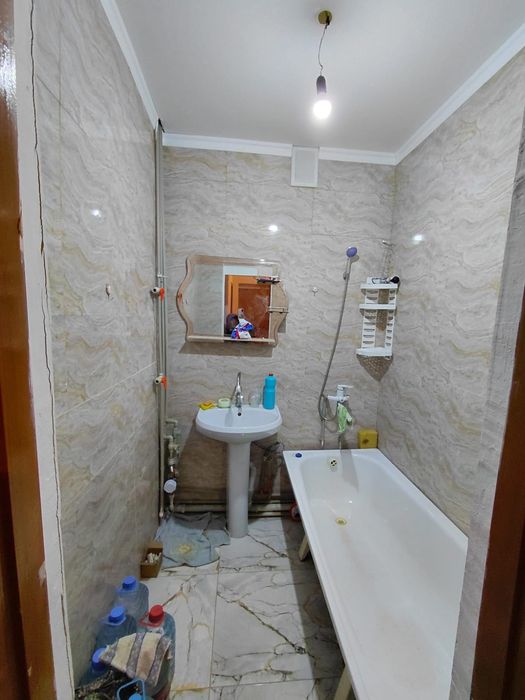 Үй сатылады Титов