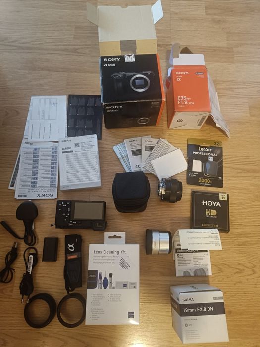 Sony Alpha A6500 + Sony 35mm F1.8 OSS + Sigma 19mm Art | 729 declanșări | Kit complet | Impecabil