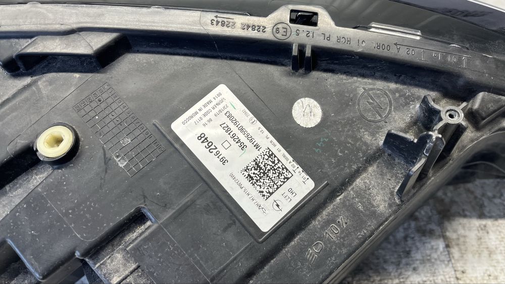 Opel Corsa F ляв фар