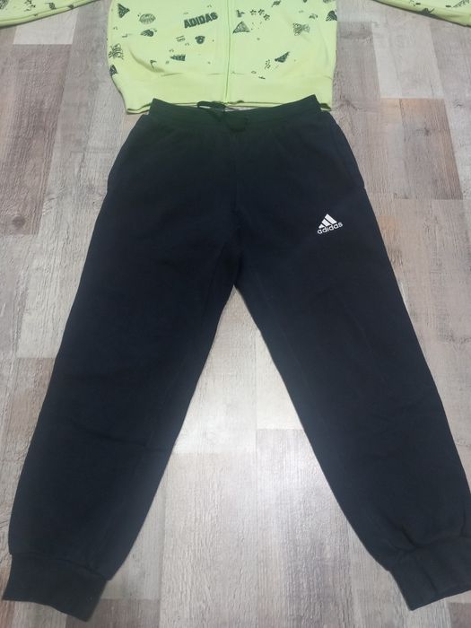 Trening Adidas 6-7 anișori.