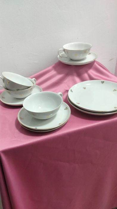 Servici de ceai ,cafea , porțelan.
