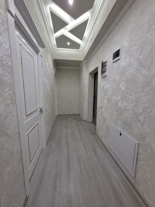 Продам квартиру новостройка на 1 ом этаже 55 кв 2 х комнатная