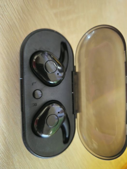 Продавам 3 модела  безжични слушалки ПЕРФЕКТНИ