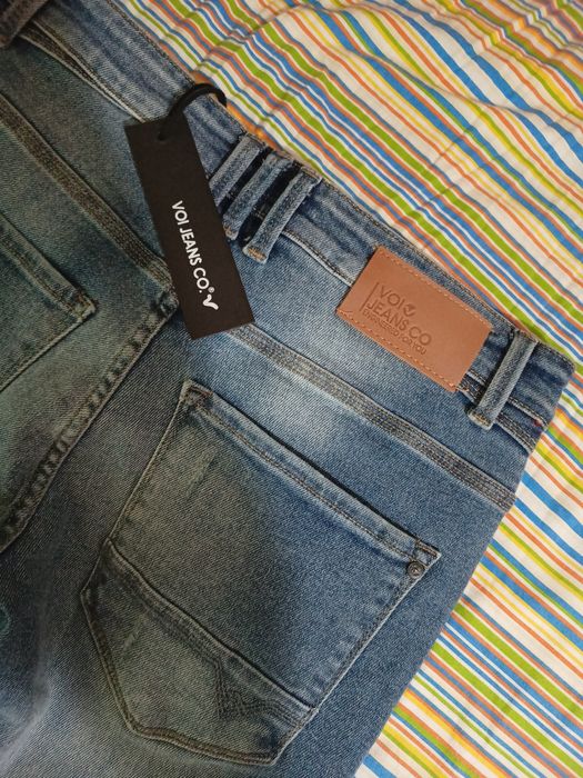 VOI Jeans /Noi/Autentici