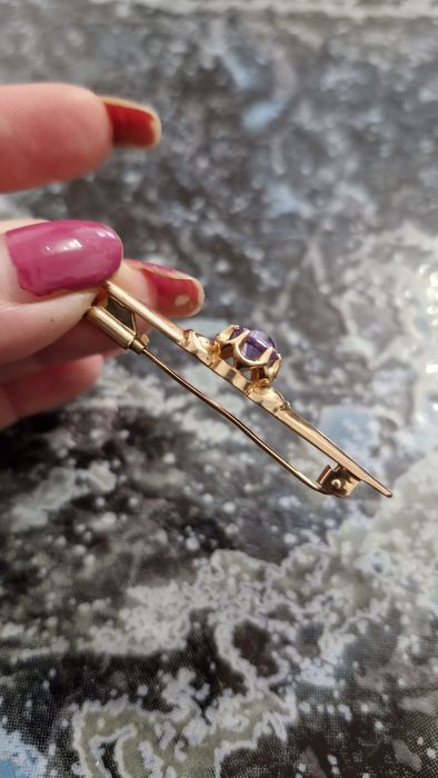 Brosa de aur cu diamant