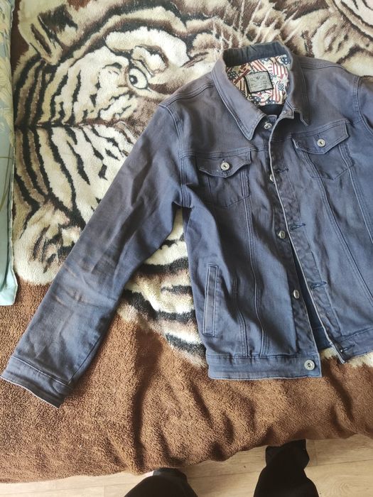 Продам мужскую джинсовку.