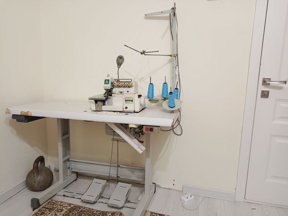 б/у оверлок 4 ниточный