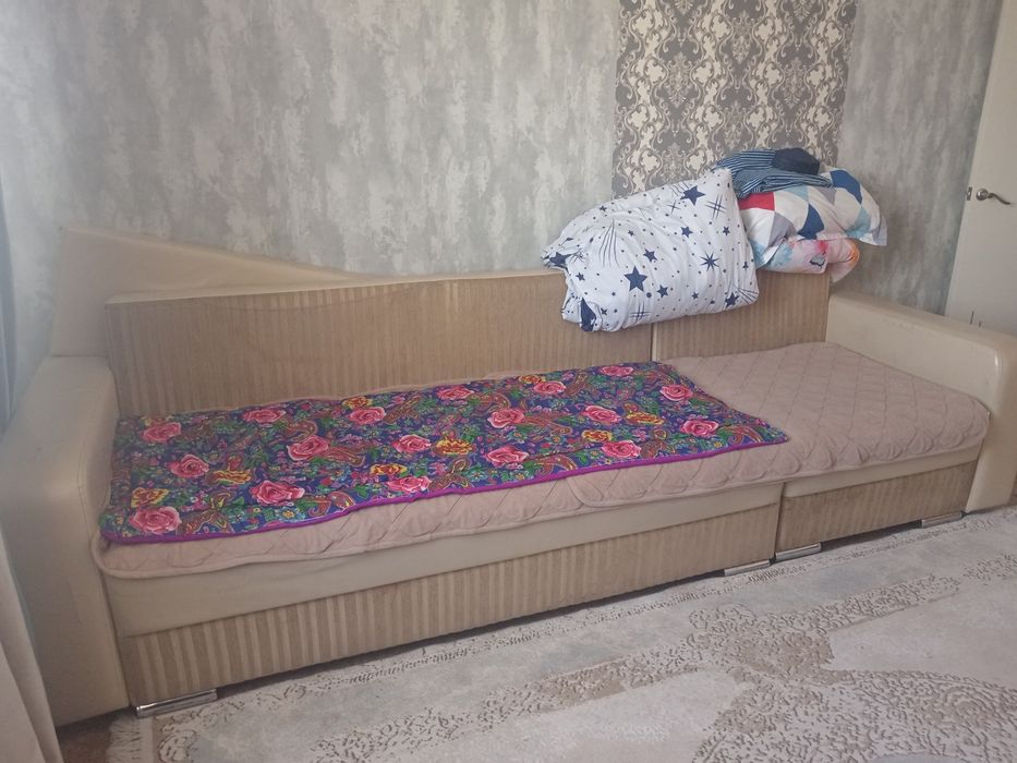 Диван хороши состояние
