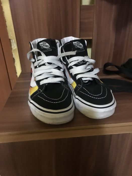 Adidadasi vans numarul 36,adidasii nu au cutie
