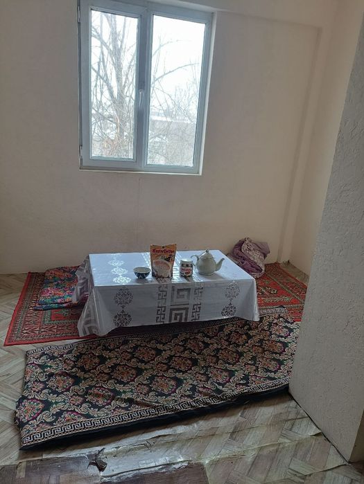 Student va ishlaydigan bollarga ijaraga uy bor