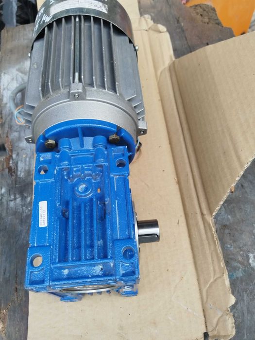 Motor Reductor pentru învârtit magiun zacusca