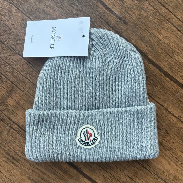 Шапка Moncler два цвята