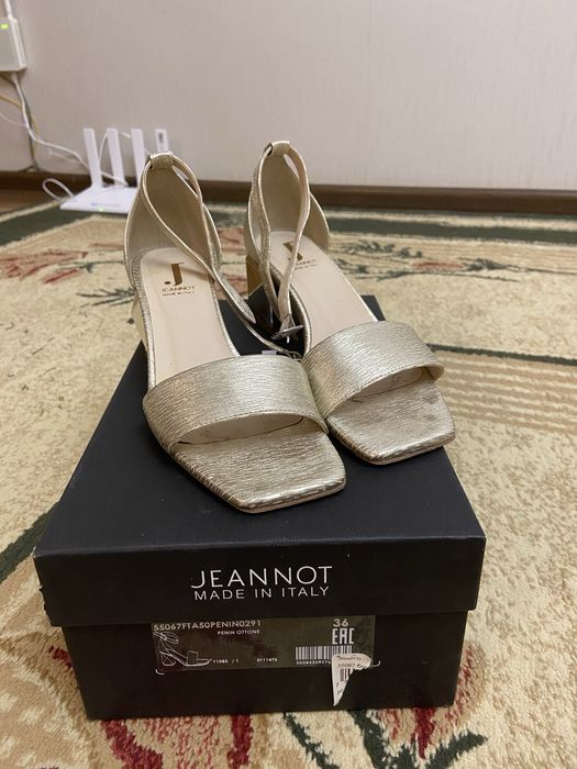 Продам босоножки Италия!!!