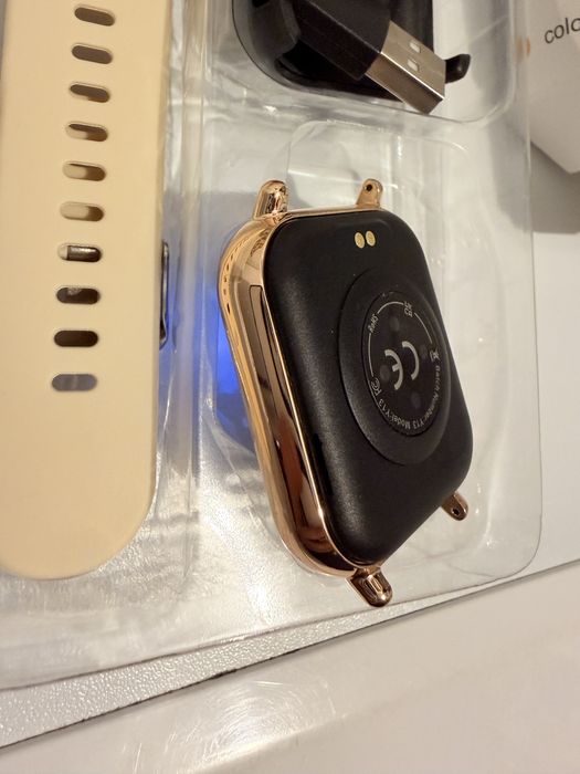 Смарт часовник различни модели