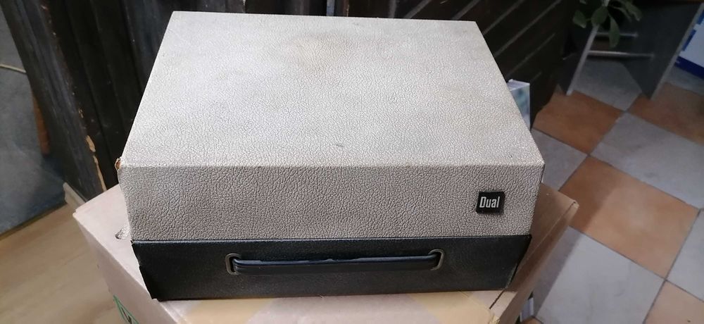 стар грамофон ДУАЛ