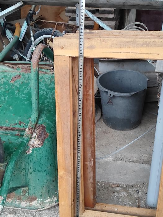 Продам деревянные оконные рамы без стекол