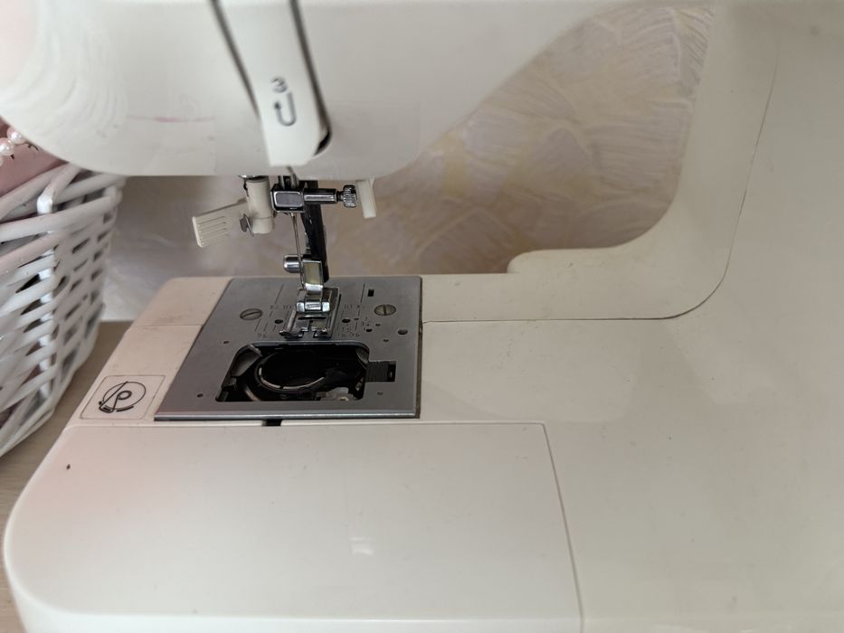 Продам швейную ммшинку