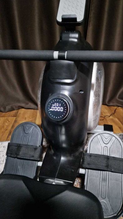 Гребной тренажёр Genau RW500 Hydro