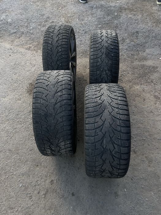 Зимний шини с дисками 245-45R19