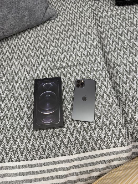 Продам Iphone 12 pro