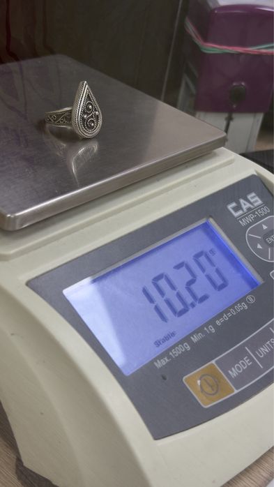 Серебро весом 10,2 г